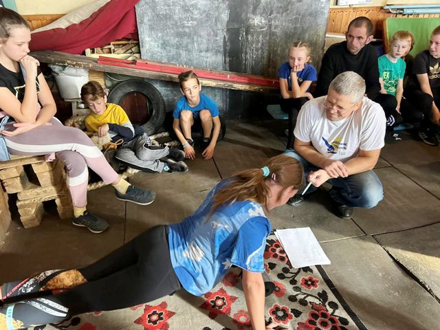 Згинання та розгинання рук